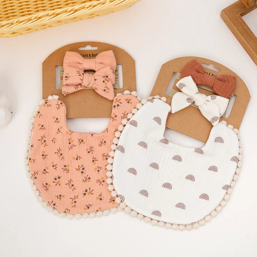 Ensemble 3 pièces – Bavoirs & Bandeaux Fleurs pour Bébé | Élégance & Confort au Quotidien