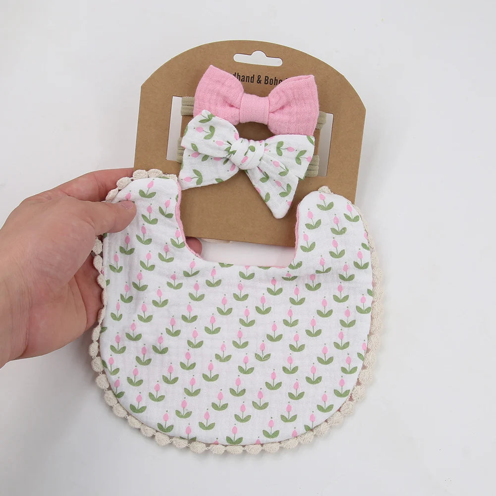 Ensemble 3 pièces – Bavoirs & Bandeaux Fleurs pour Bébé | Élégance & Confort au Quotidien